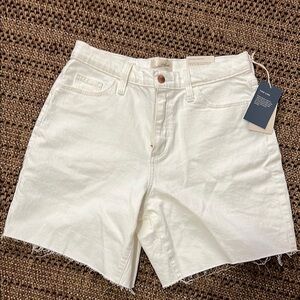 Off White Jean Shorts with Frayed Hem and High Waist